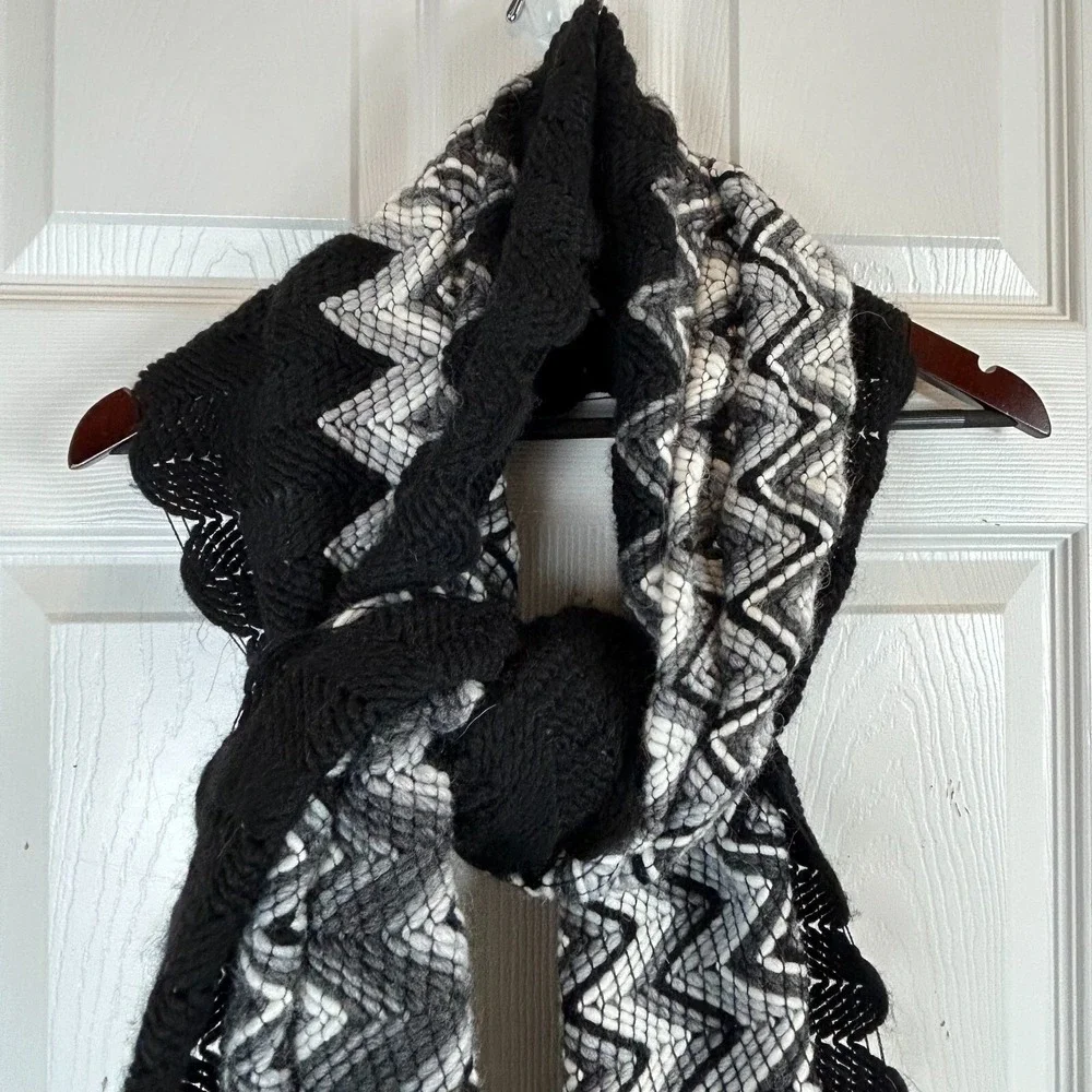 Knit Wrap Shawl Scarf Black White Gray Chevron Zig Zag Bohemian Chic 8'x2.5'